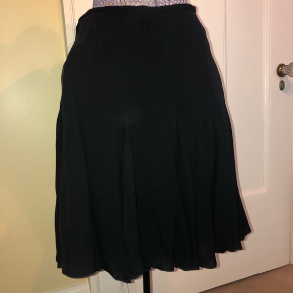 Vintage Armani pleated black skirt - Picture 7 of 9